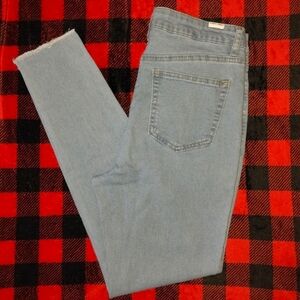 Almost Famous Blue Cropped Jeans